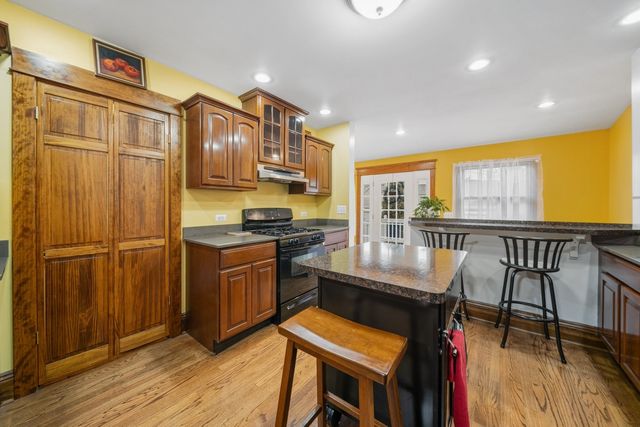 430 GIERZ Street, Downers Grove, IL 60515