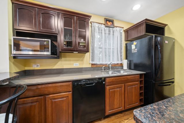 430 GIERZ Street, Downers Grove, IL 60515