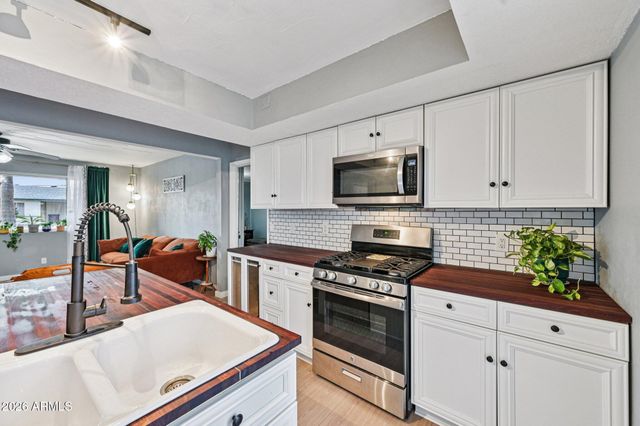 3338 W CORRINE Drive, Phoenix, AZ 85029