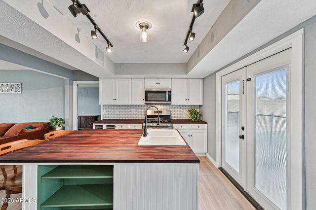 3338 W CORRINE Drive, Phoenix, AZ 85029