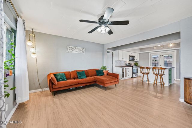 3338 W CORRINE Drive, Phoenix, AZ 85029