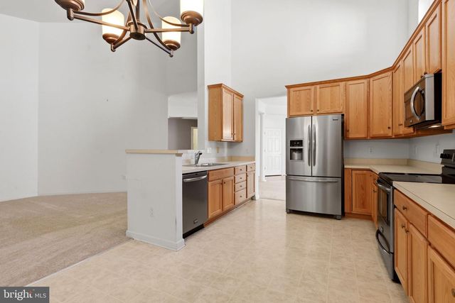 33 HEARTHSTONE BLVD, Pemberton, NJ 08068