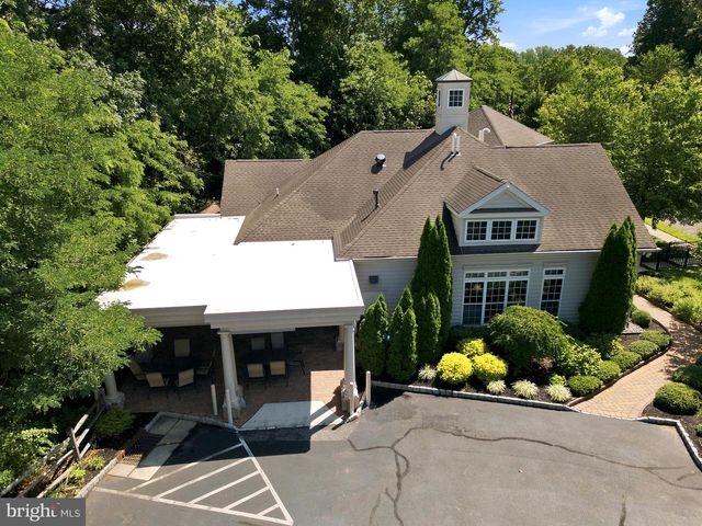 33 HEARTHSTONE BLVD, Pemberton, NJ 08068