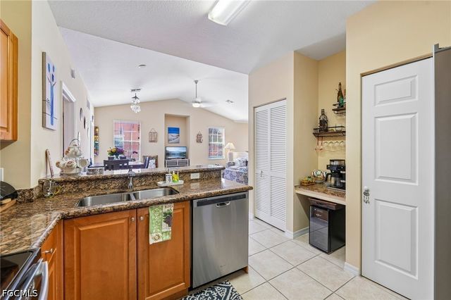 1813 Concordia Lake CIR 2009, Cape Coral, FL 33909