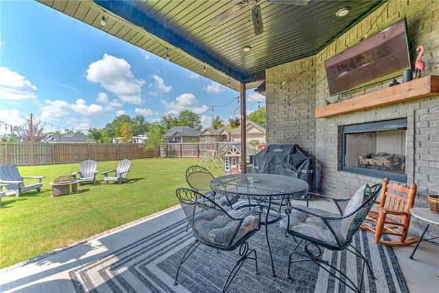 308 Deere Run Drive, Cave Springs, AR 72718