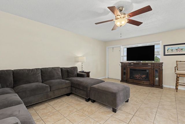 2455 NE 51st Street E207, Fort Lauderdale, FL 33308