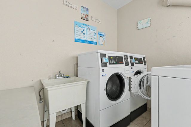 2455 NE 51st Street E207, Fort Lauderdale, FL 33308