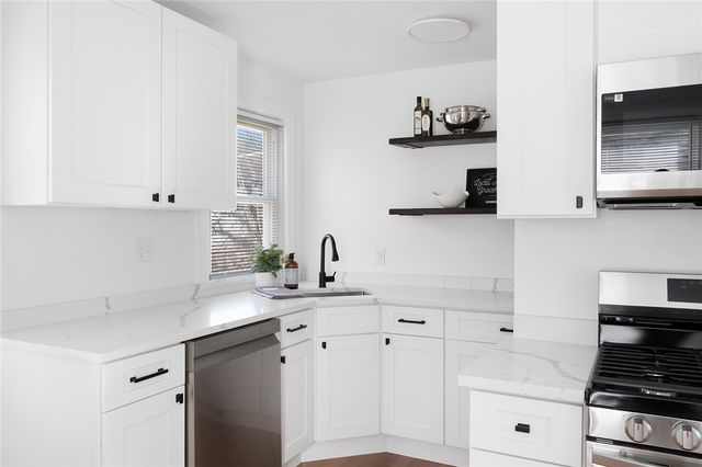 292 Sowams Road, Barrington, RI 02806