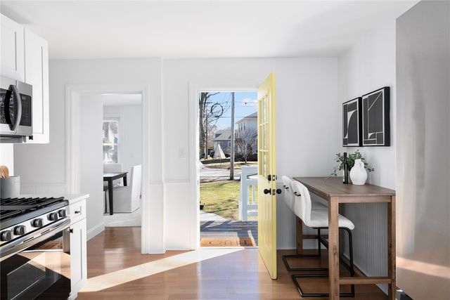 292 Sowams Road, Barrington, RI 02806