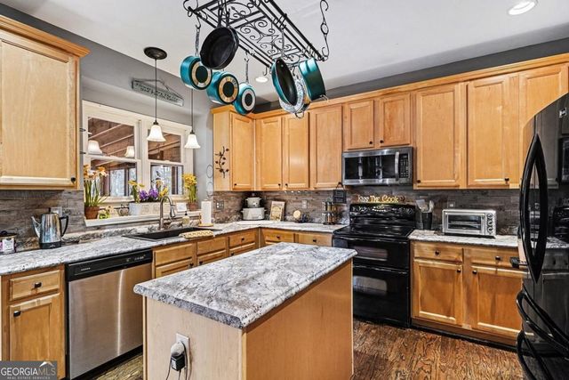 174 Senators Ridge Drive, Dallas, GA 30132