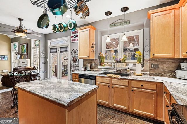 174 Senators Ridge Drive, Dallas, GA 30132