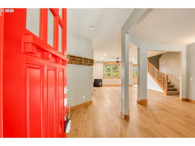 48025 E HISTORIC COLUMBIA RI Hwy, Corbett, OR 97019