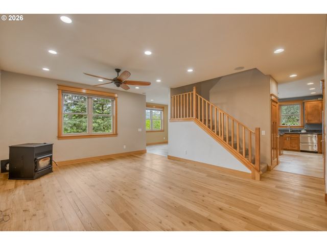 48025 E HISTORIC COLUMBIA RI Hwy, Corbett, OR 97019