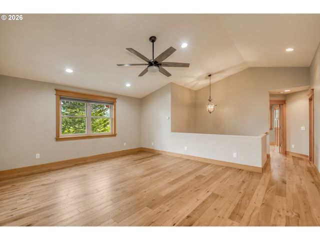 48025 E HISTORIC COLUMBIA RI Hwy, Corbett, OR 97019
