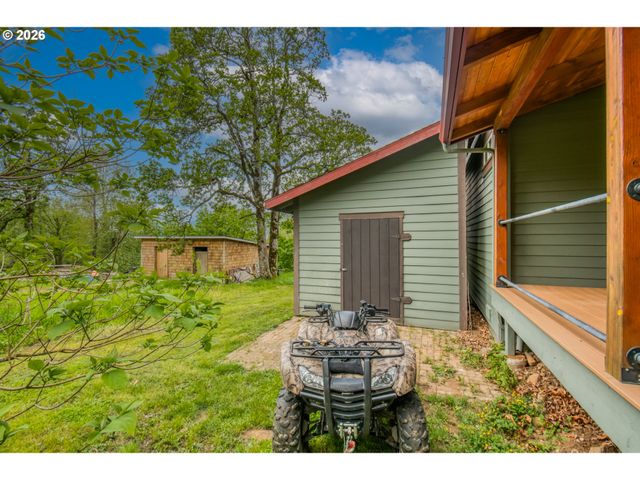 48025 E HISTORIC COLUMBIA RI Hwy, Corbett, OR 97019