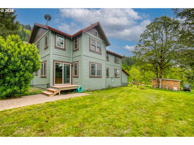 48025 E HISTORIC COLUMBIA RI Hwy, Corbett, OR 97019