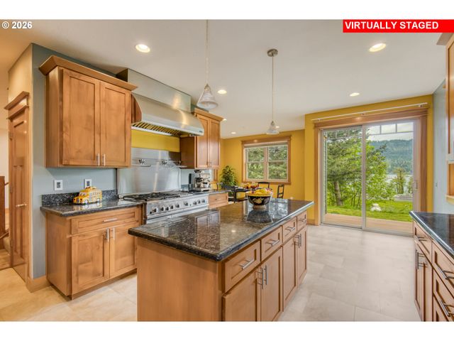 48025 E HISTORIC COLUMBIA RI Hwy, Corbett, OR 97019