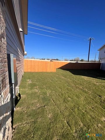 417 Lake Sweetwater Lane, Buda, TX 78610