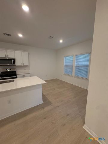 417 Lake Sweetwater Lane, Buda, TX 78610