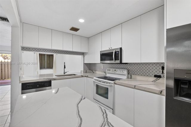 5843 Woodlands Blvd, Tamarac, FL 33319