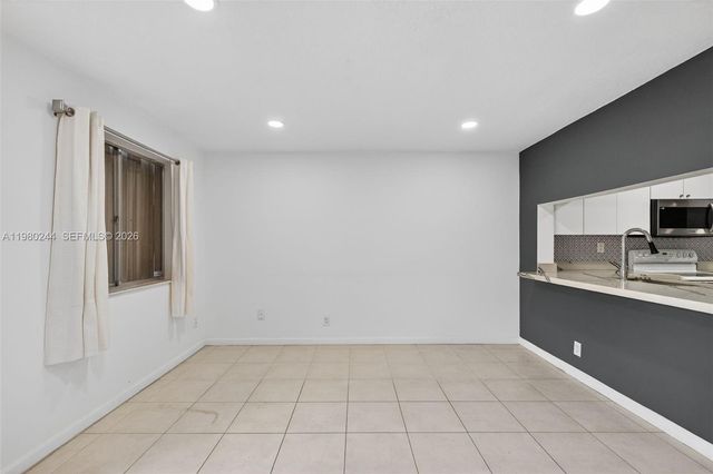 5843 Woodlands Blvd, Tamarac, FL 33319