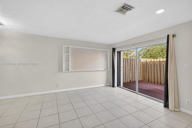 5843 Woodlands Blvd, Tamarac, FL 33319