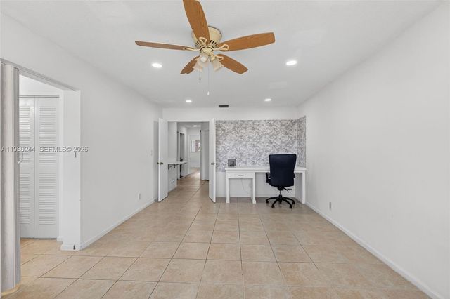 5843 Woodlands Blvd, Tamarac, FL 33319