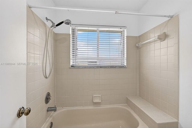 5843 Woodlands Blvd, Tamarac, FL 33319