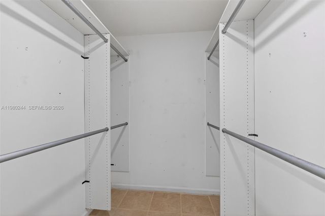 5843 Woodlands Blvd, Tamarac, FL 33319