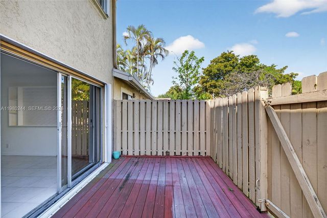 5843 Woodlands Blvd, Tamarac, FL 33319