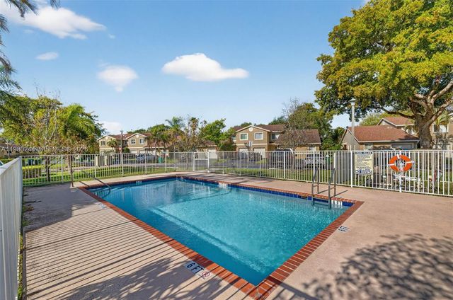 5843 Woodlands Blvd, Tamarac, FL 33319