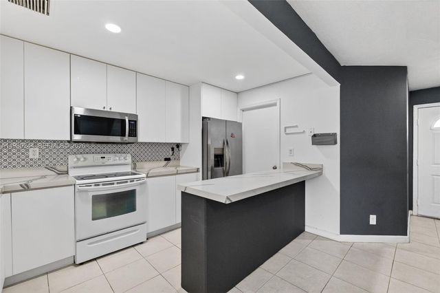 5843 Woodlands Blvd, Tamarac, FL 33319