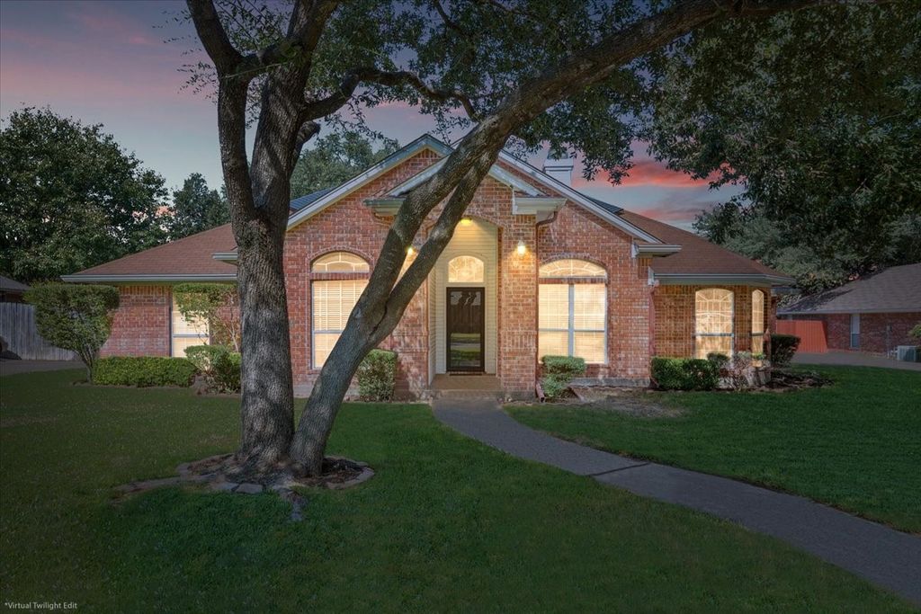 204 Neely Road, Hewitt, TX 76643