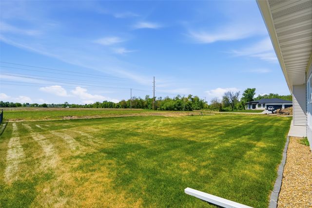 325 Dutch Drive, Robins, IA 52328