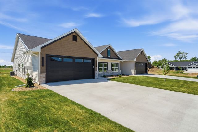 325 Dutch Drive, Robins, IA 52328