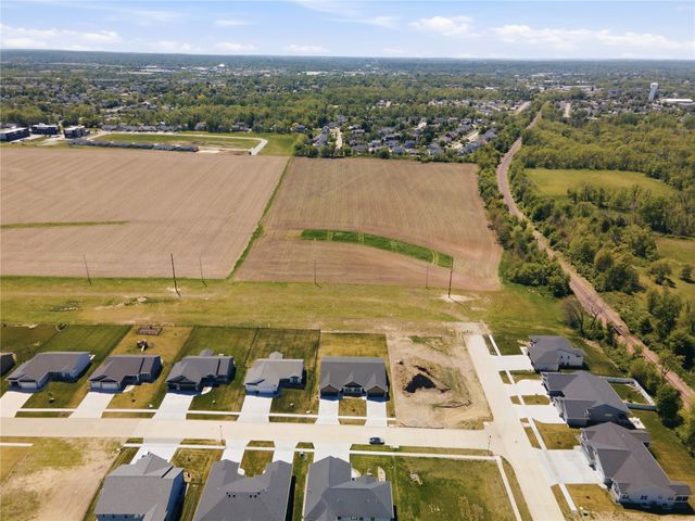 325 Dutch Drive, Robins, IA 52328