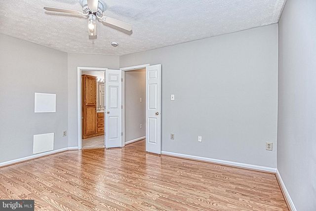 4037 KIMBERLEY GLEN CT, Chantilly, VA 20151