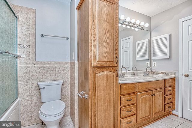 4037 KIMBERLEY GLEN CT, Chantilly, VA 20151