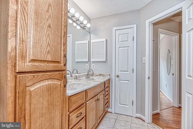 4037 KIMBERLEY GLEN CT, Chantilly, VA 20151