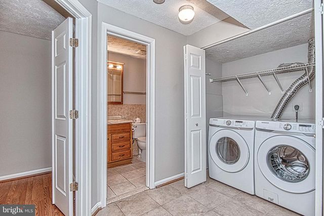 4037 KIMBERLEY GLEN CT, Chantilly, VA 20151