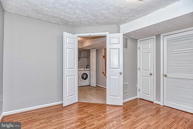 4037 KIMBERLEY GLEN CT, Chantilly, VA 20151