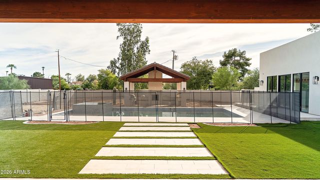 13202 N 76th Place, Scottsdale, AZ 85260