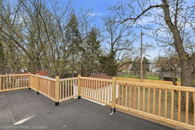 15422 Gilchrist Street, Detroit, MI 48227