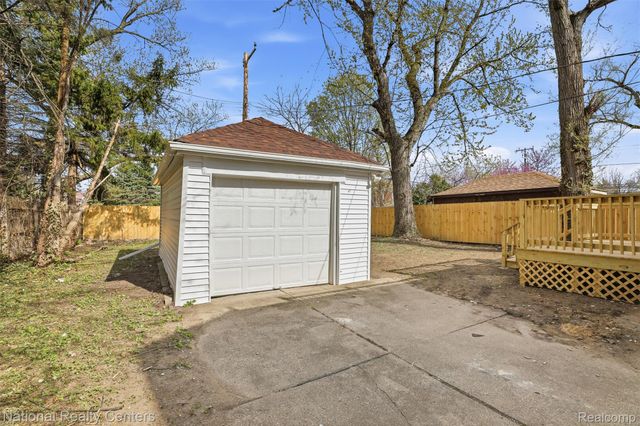 15422 Gilchrist Street, Detroit, MI 48227