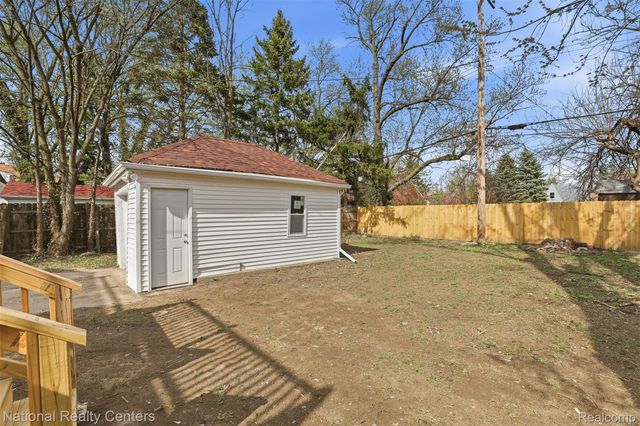 15422 Gilchrist Street, Detroit, MI 48227