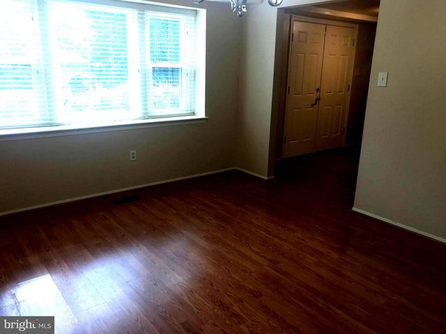 12815 POINT PLEASANT DR, Fairfax, VA 22033