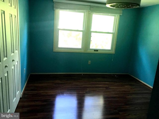 12815 POINT PLEASANT DR, Fairfax, VA 22033