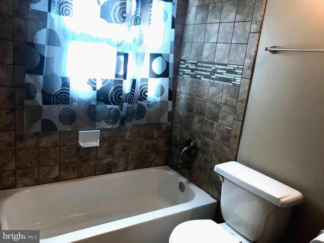 12815 POINT PLEASANT DR, Fairfax, VA 22033
