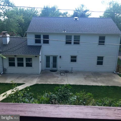 12815 POINT PLEASANT DR, Fairfax, VA 22033
