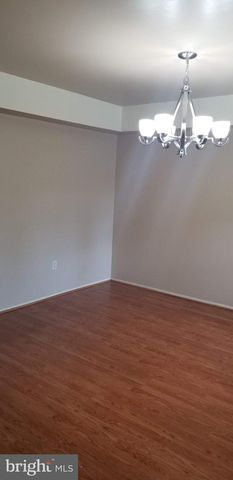 12815 POINT PLEASANT DR, Fairfax, VA 22033